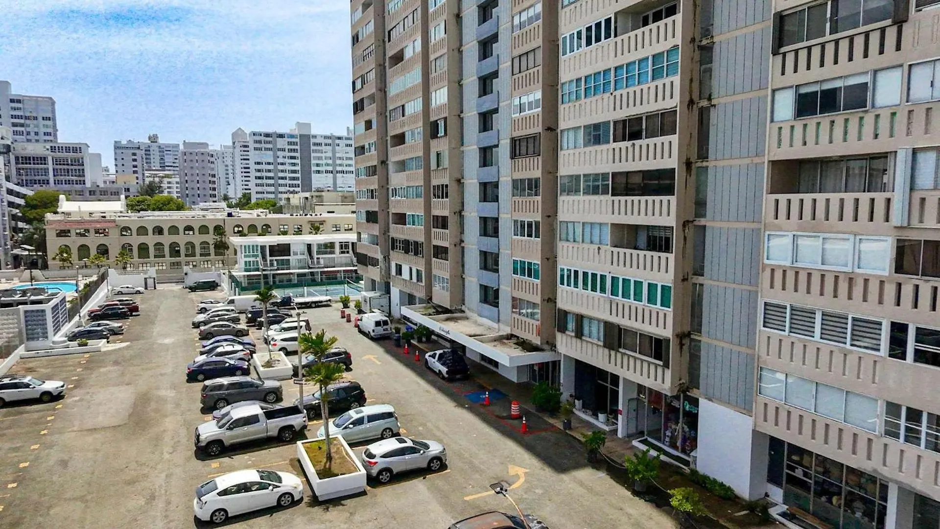 Feriehus Condado Apt- Private Beach, Pool, & Family Ready! San Juan